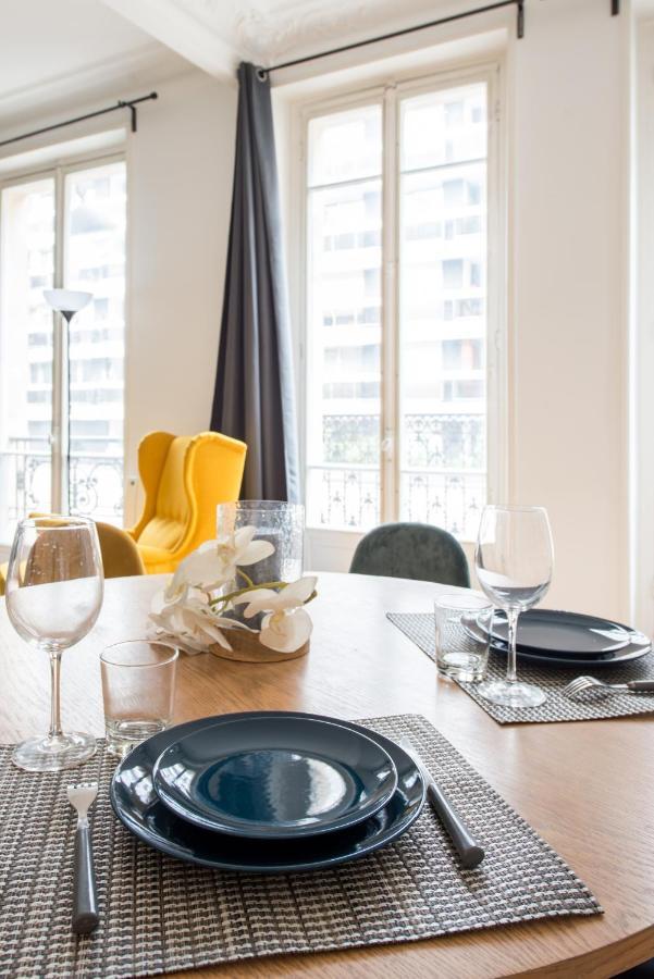2 Bedroom Appartement Near Tour Eiffel & Trocadero Paris Luaran gambar