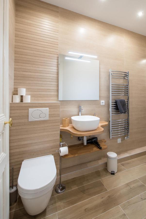 2 Bedroom Appartement Near Tour Eiffel & Trocadero Paris Luaran gambar